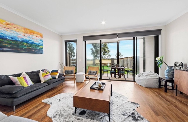 golf pool 2B House in point cook VIC