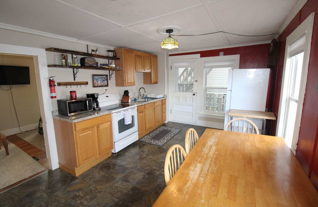 Gore Mountain Lift View: North Creek Main St Apt 2