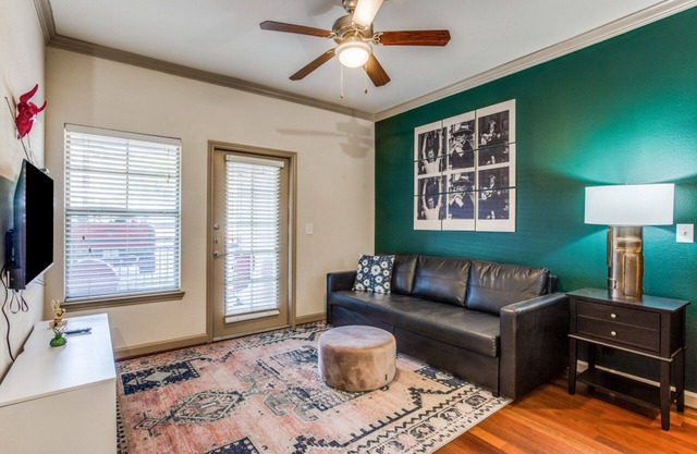 Gorgeous 1BR in Champion City Park 3743