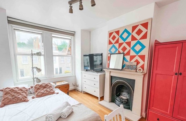 Gorgeous 3 Bed + Garden Office by StayByNumbers