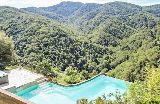 Gorgeous apartment in Carcheto Brustico