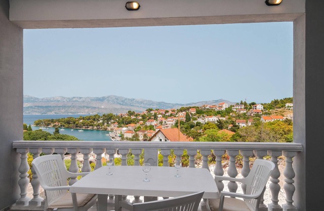 Gorgeous apartment in Supetar-Splitska