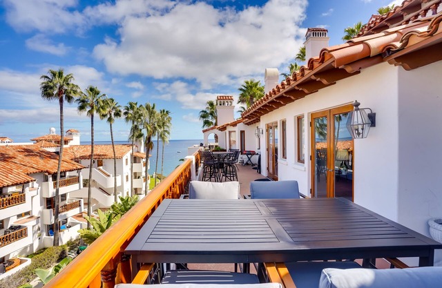 Gorgeous Catalina Island Condo with Golf Cart!
