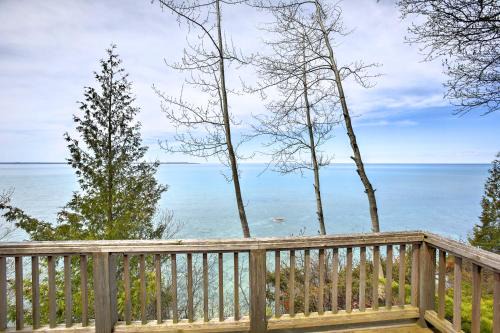Gorgeous Charlevoix Home on Lake Michigan!