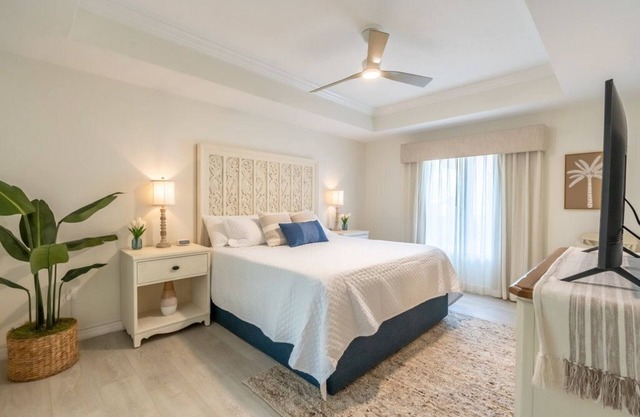 Gorgeous Condo in the Bellasera Resort, Snow Birds Welcome, Monthly Discounts