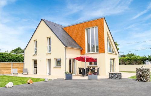 Gorgeous Home In Stgermainay-Plage