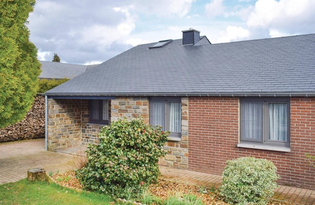 Gorgeous home in Ciney with WiFi