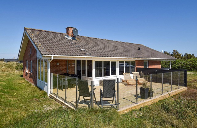 Gorgeous home in Hvide Sande with sauna
