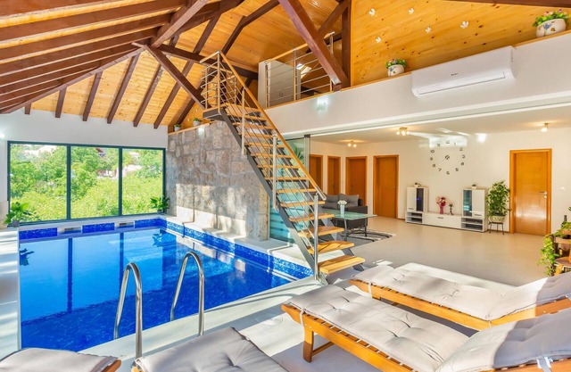 Gorgeous home in Lokvicici with WiFi
