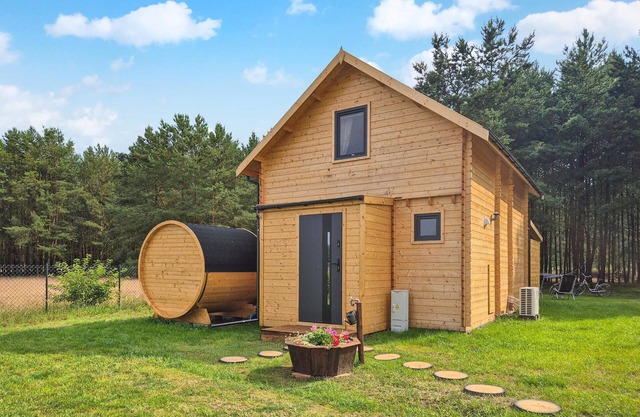 Gorgeous home in Nowe Warpno with sauna