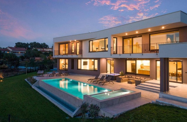 Gorgeous home in Porec with WiFi