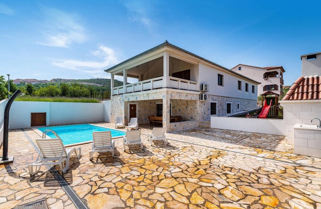 Gorgeous home in Rovanjska