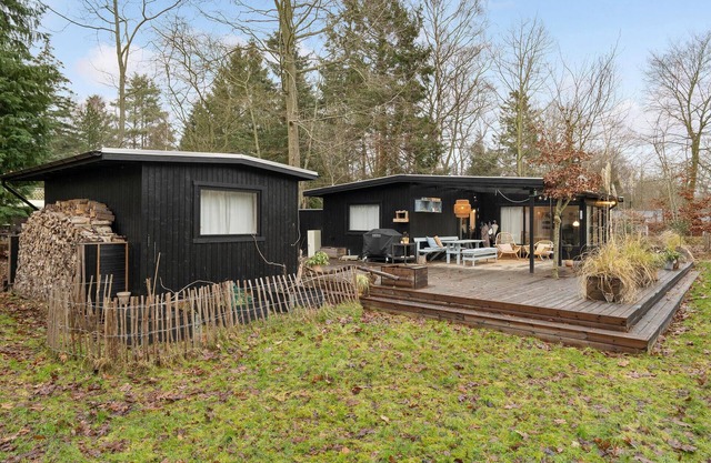 Gorgeous home in Strøby with kitchen