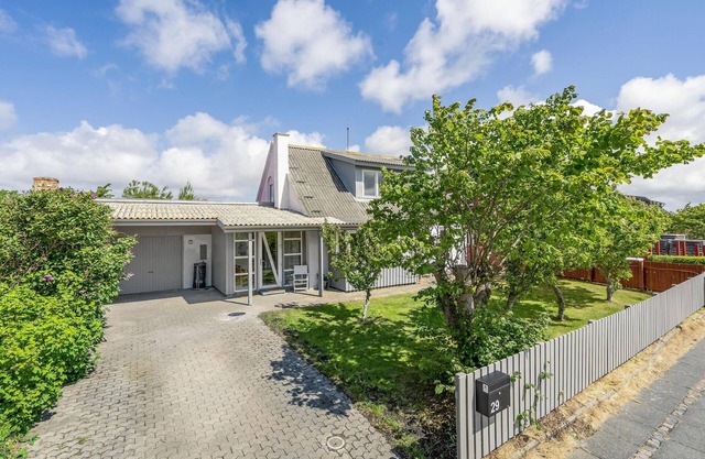 Gorgeous home in Vestervig with WiFi