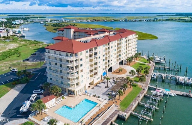 Gorgeous Inlet View - Balcony & Pool
