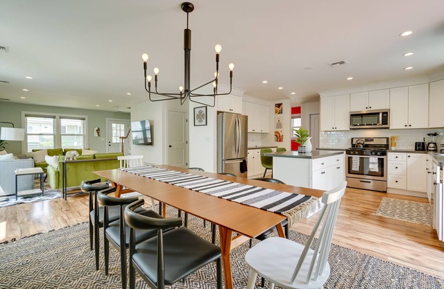 Gorgeous Keansburg Home w/Pool: Walk to Beach!