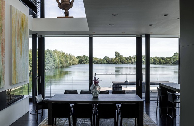 Gorgeous Lakeside Villa with wellness SPA and 9 seater cinema