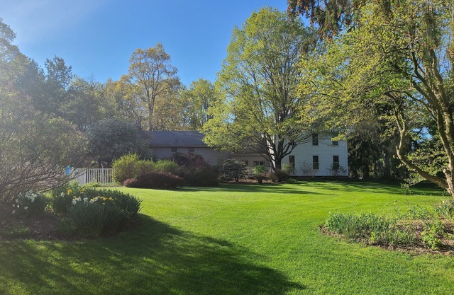Gorgeous large renovated historic home on 10 acres with pool