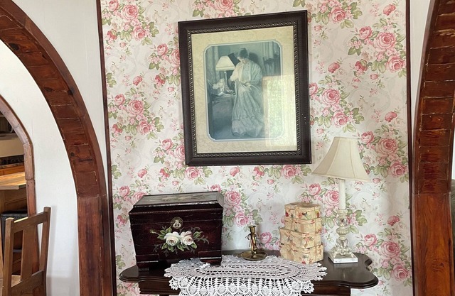 Gorgeous large rental home in Lesterville MO just minutes from Blackwater River.