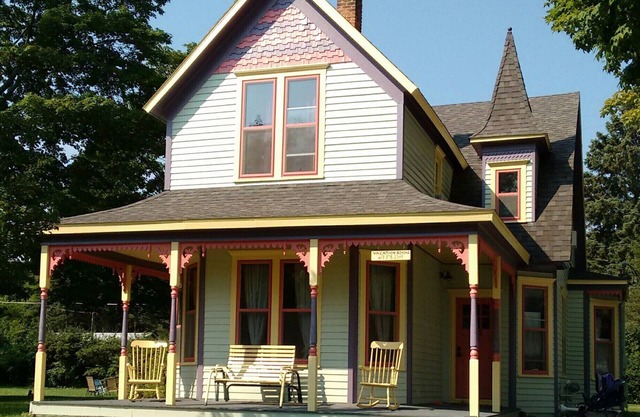 Gorgeous Large Victorian House In Elberta/Frankfort Area