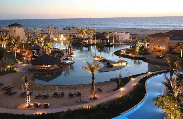 Gorgeous, Luxurious 4 Bdrm Penthouse w/Oceanfront Views & Private Pool in Cabo