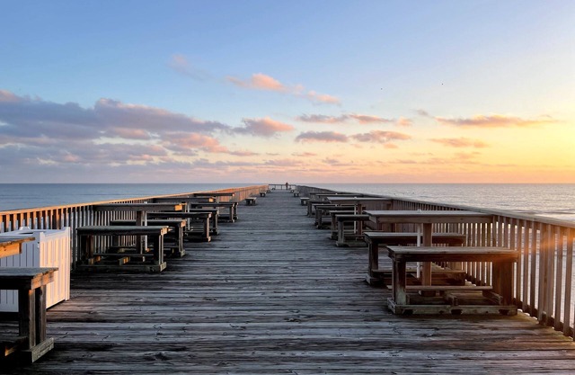 Gorgeous Ocean Views - 1 min walk to beach access!