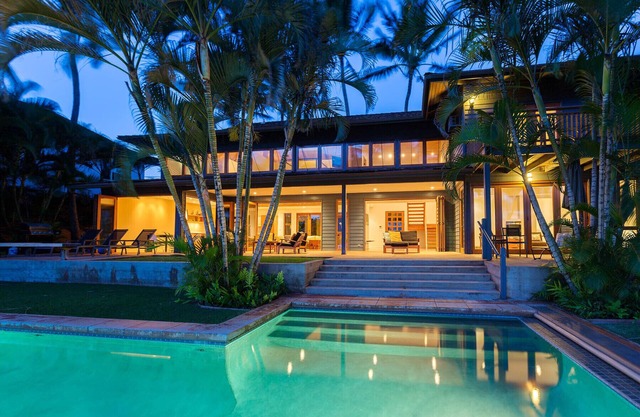 Gorgeous! Oceanfront with Pool and Hot-Tub - Permitted