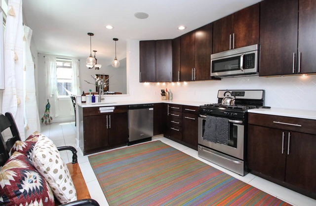 Gorgeous! Parking! Park Front! - Perfect Center City Location!