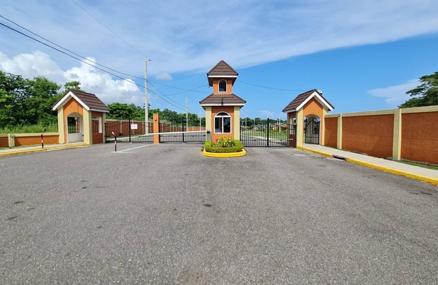 Gorgeous, Private and Secure Country Club Home #3 - "The Maria"