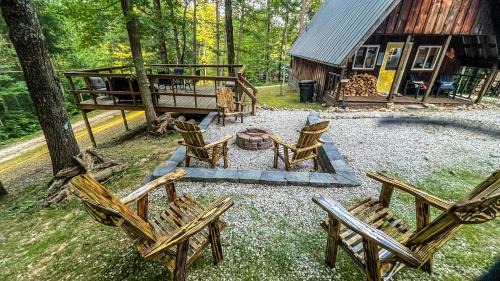 Gorgeous Secluded Cabin with Hiking Trails Near in Frenchburg, Kentucky