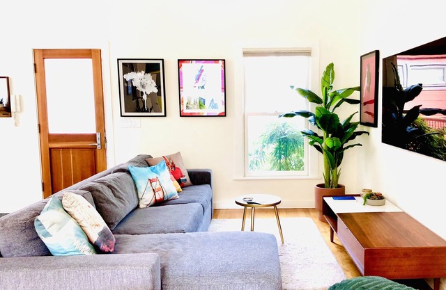 Gorgeous SF 2-Bedroom 2-Bathroom Cottage, 2-Car Garage, Sun Deck & Patio in SoMa