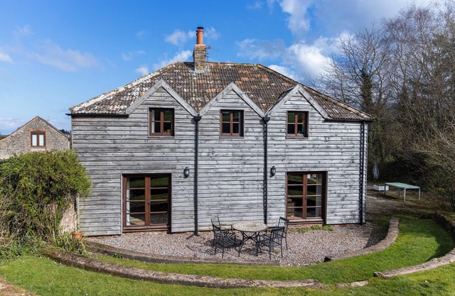 Gorgeous spacious converted barn perfect for families with large garden.