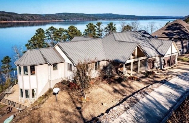 Gorgeous Views Spacious Lakefront Multifamily Fun