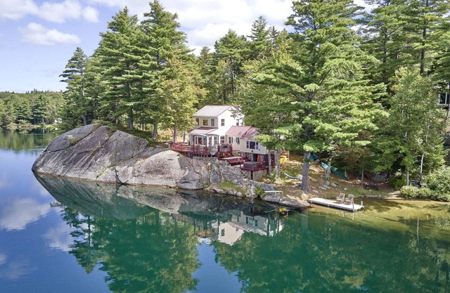 Gorgeous Waterfront Cottage with Views to Die For!