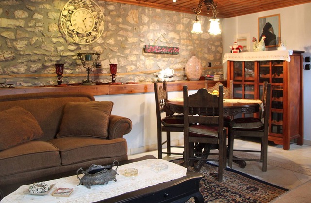 Gorianades Traditional House with mountain views