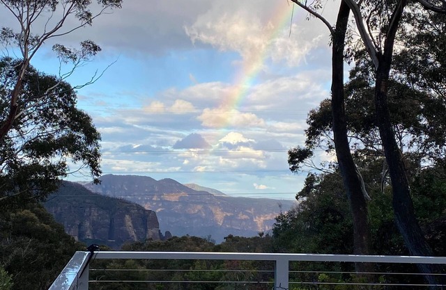 Govetts Leap lookout cottage