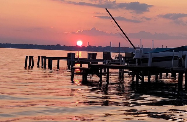 Graber's Lake Getaway- Clean and Beautiful! Great Work from home location!