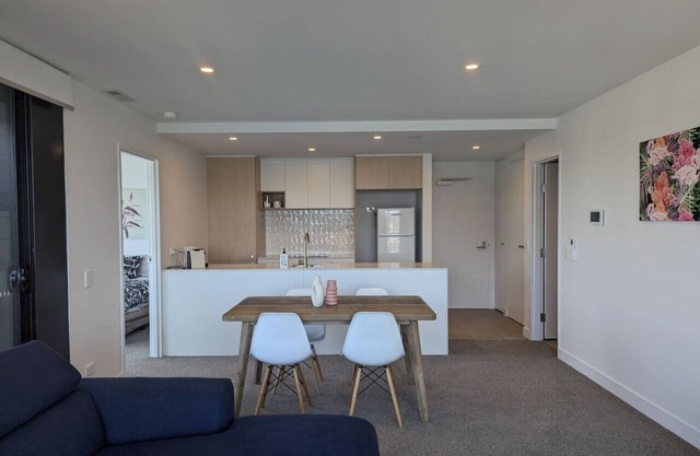 "Grace" 2B2B Modern Apartment in Woden