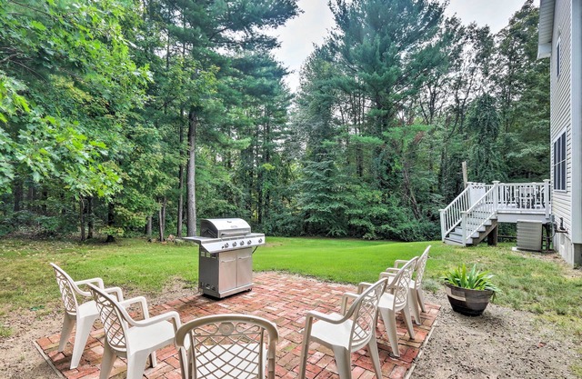 Granby Home w/Deck < 1/2 Mi to Aldrich Lake!