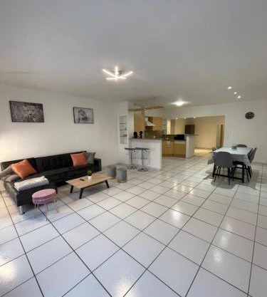 Grand appartement 87m2 à 10 mètres de la plage