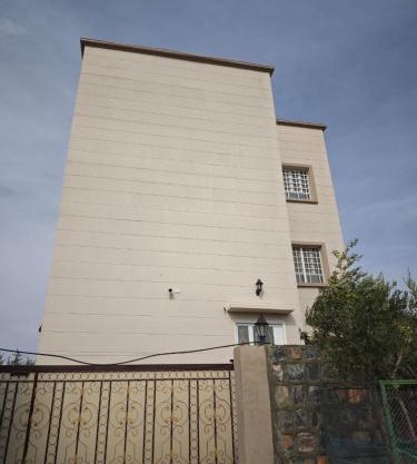 Grand Dahlia Apartments