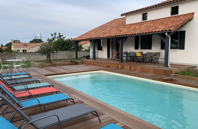 Grand Gite Familial Avec Piscine Proche PUY DU FOU