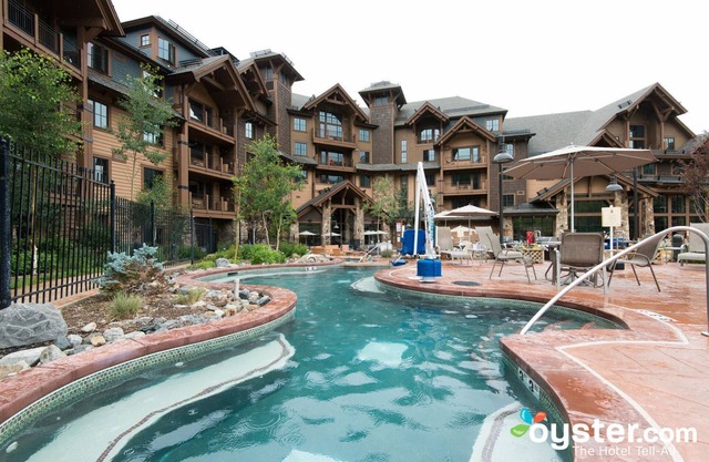 Grand Lodge on Peak 7, week 10 and week 11 for 1 Bedroom Master suite - sleeps 4