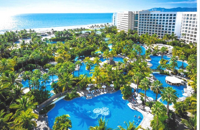 Grand Luxxe 2-bdr Villa, With Either 8 Free Golf Rounds Or Discounted Golf