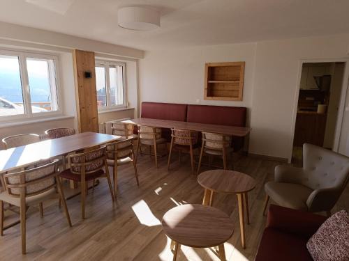 Grande maison, jusqu’à 14 personnes, calme entre forêt et montagne - FR-1-744-47