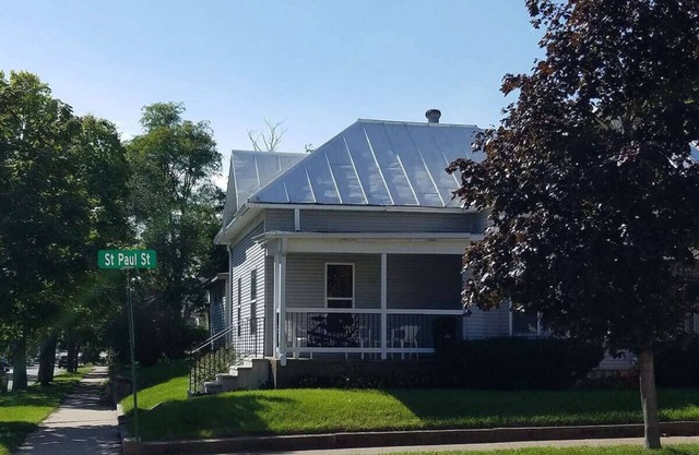 Great 1 Bedroom unit with easy access to everything