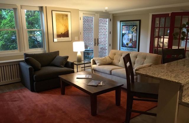 Great Apartment in Beautiful DC Neighborhood
