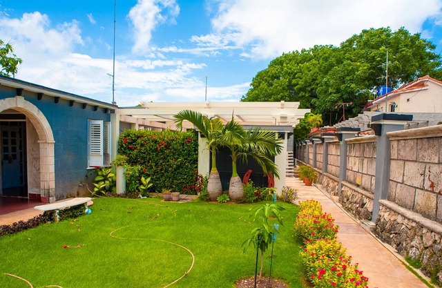 Great Colonial House