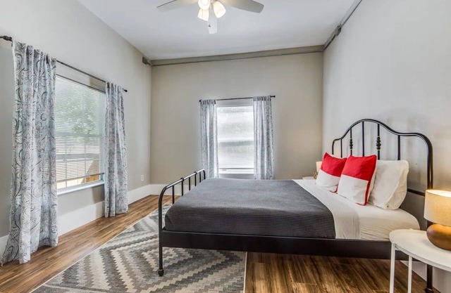 *Great Downtown, Riverwalk & Pearl 2 Bedroom!*