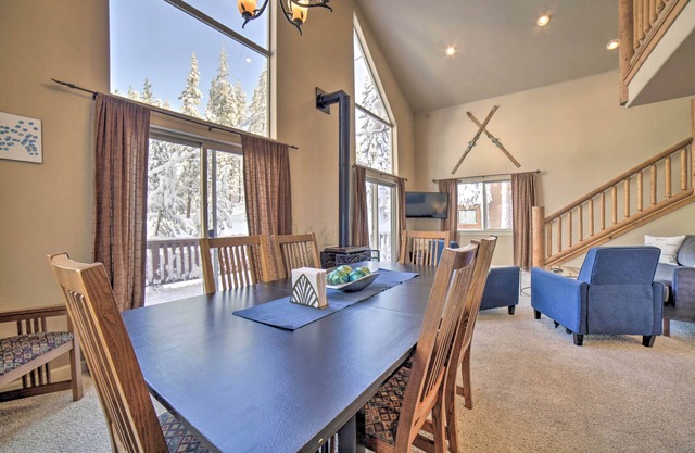 Great for Groups: Soda Springs Cabin w/Deck!